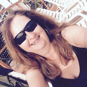 Meet your Posher, Dana